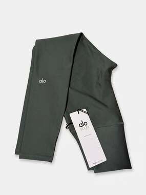 Alo Yoga 7/8 High-Waist Airlift Legging in Dark Cactus, Size XXS